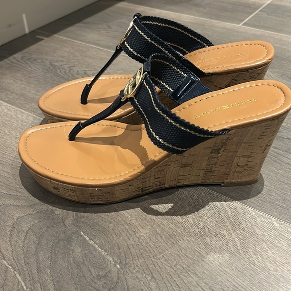 Tommy Hilfiger Cork Wedge Heeled Thong Sandals Navy Blue Tan Women’s 8.5 - Picture 7 of 16